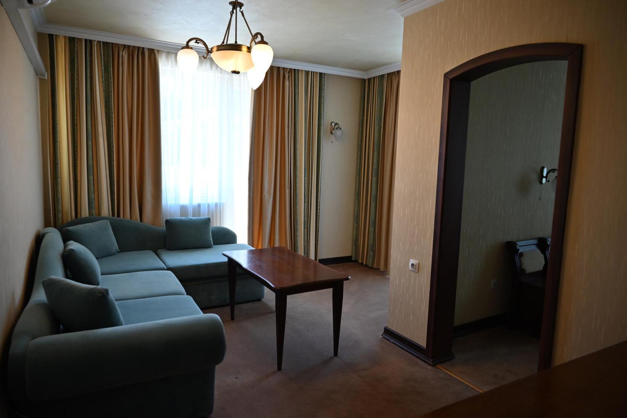 Family Hotel Lazur Kyustendil Buitenkant foto